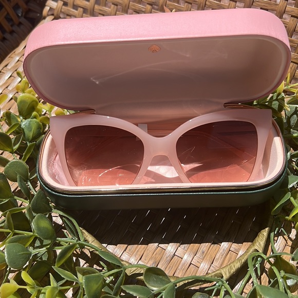 Kate Spade ♠️ sunglasses - Picture 10 of 16